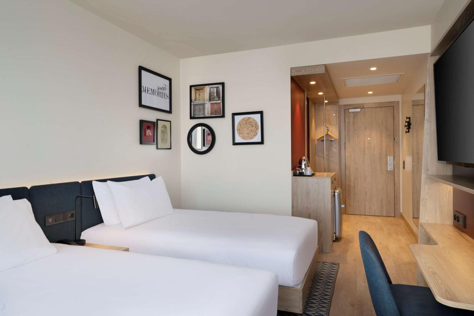 Hampton By Hilton Tashkent Hotel Exterior photo