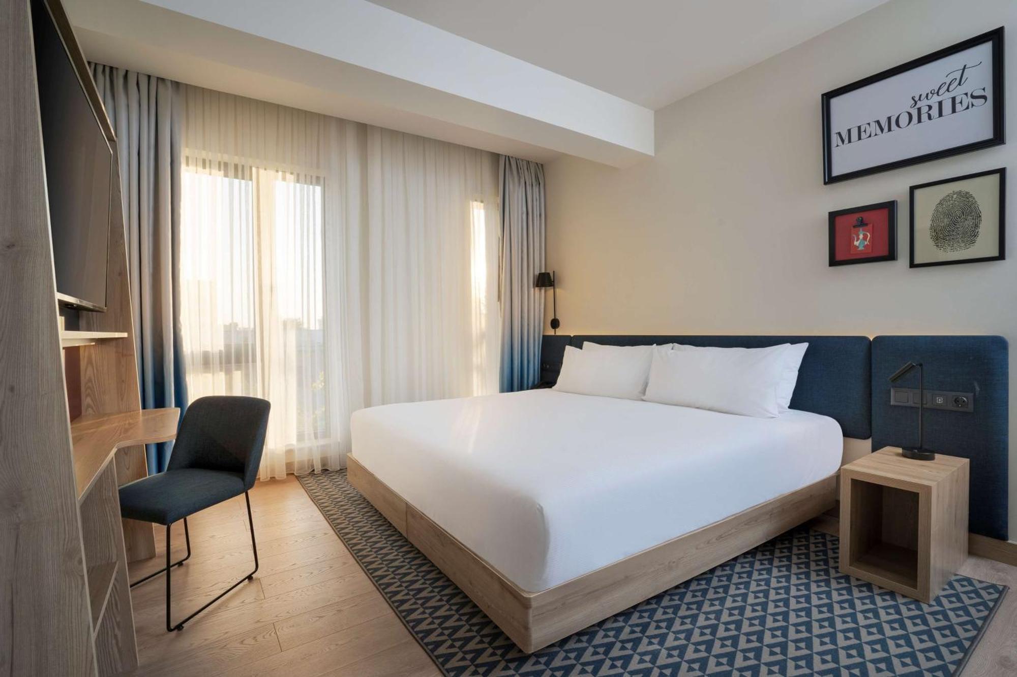 Hampton By Hilton Tashkent Hotel Exterior photo