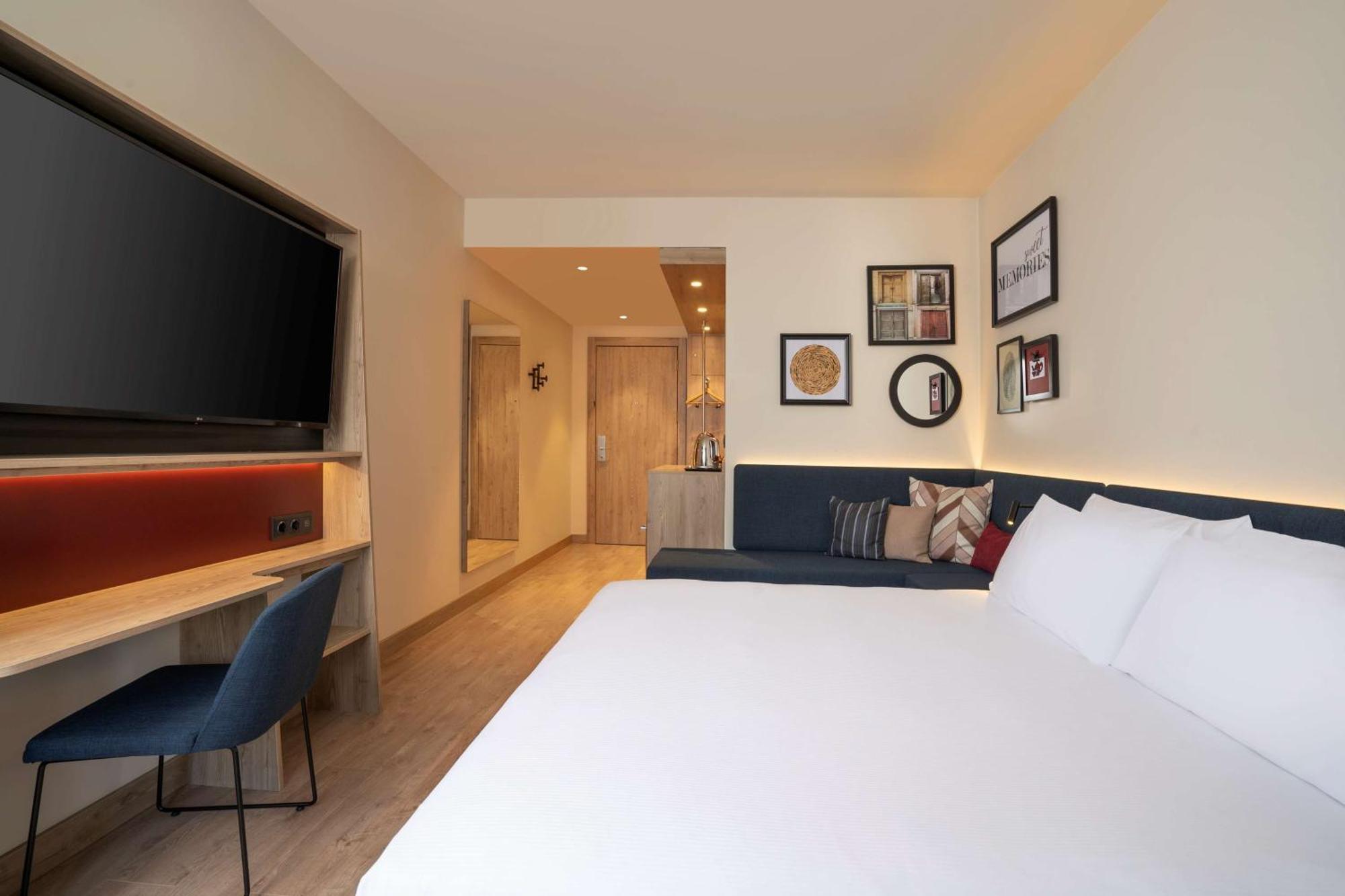 Hampton By Hilton Tashkent Hotel Exterior photo