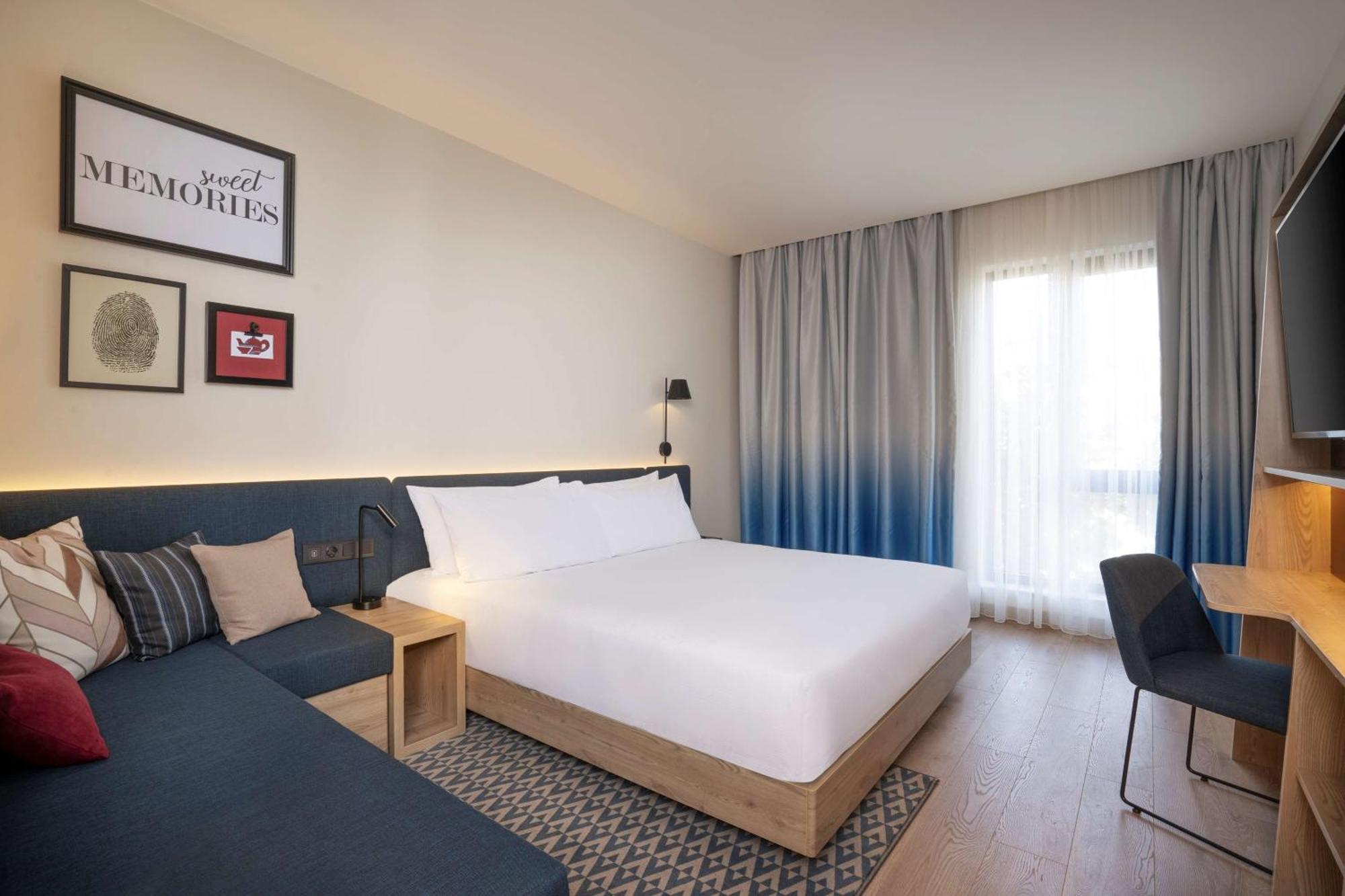 Hampton By Hilton Tashkent Hotel Exterior photo